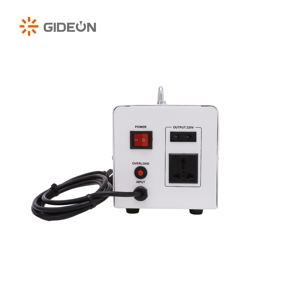 Criação rápida GD-AVR30 Estabilizador de tensão padrão portátil de plugue universal para uso doméstico
